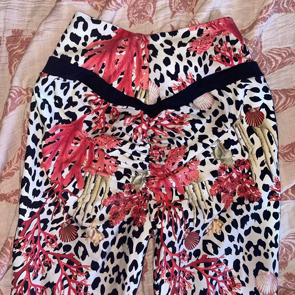 Cls ocean scrunch butt leggings